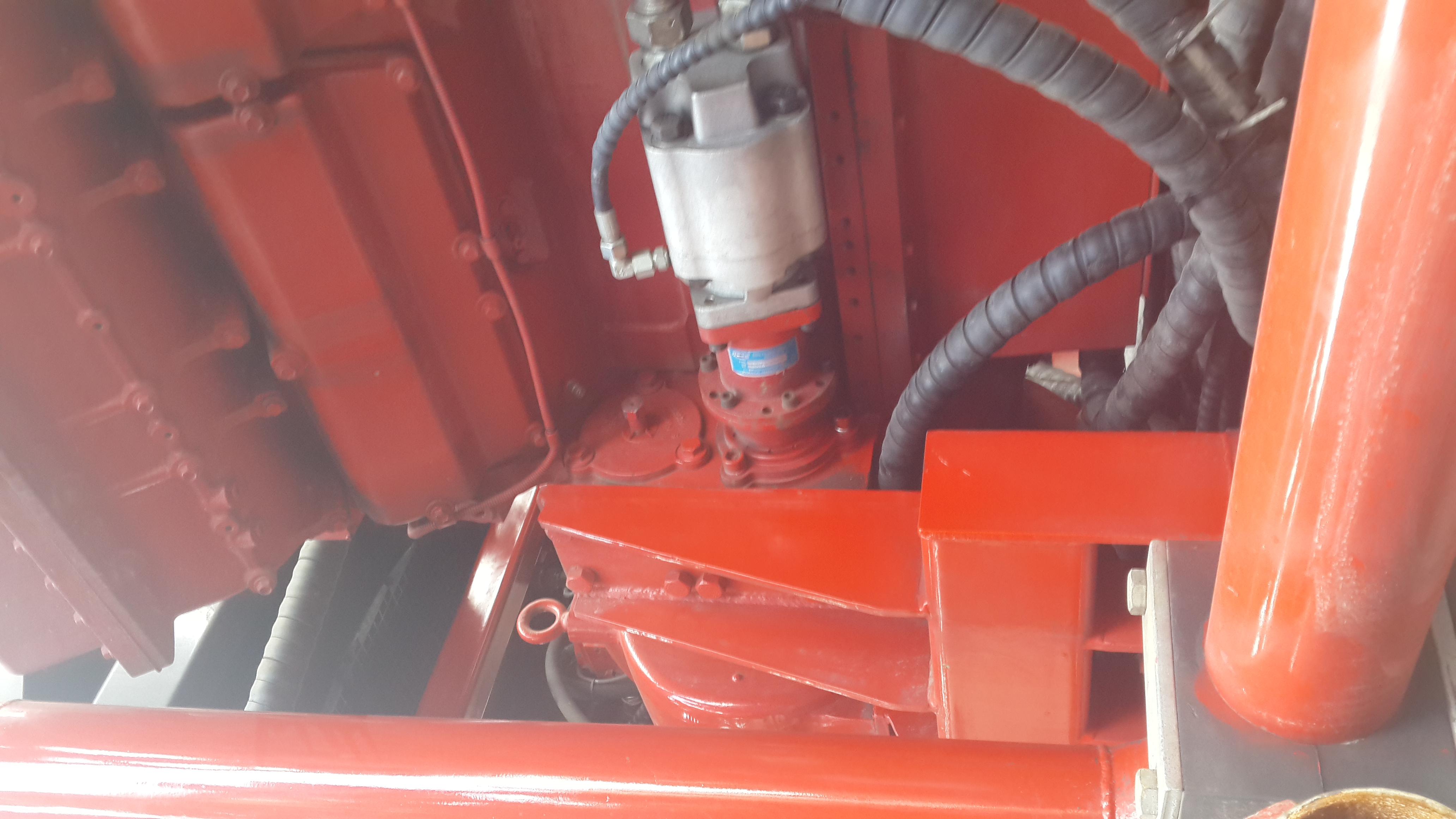 康明斯QSK60發(fā)動機液壓啟動馬達(dá)總成